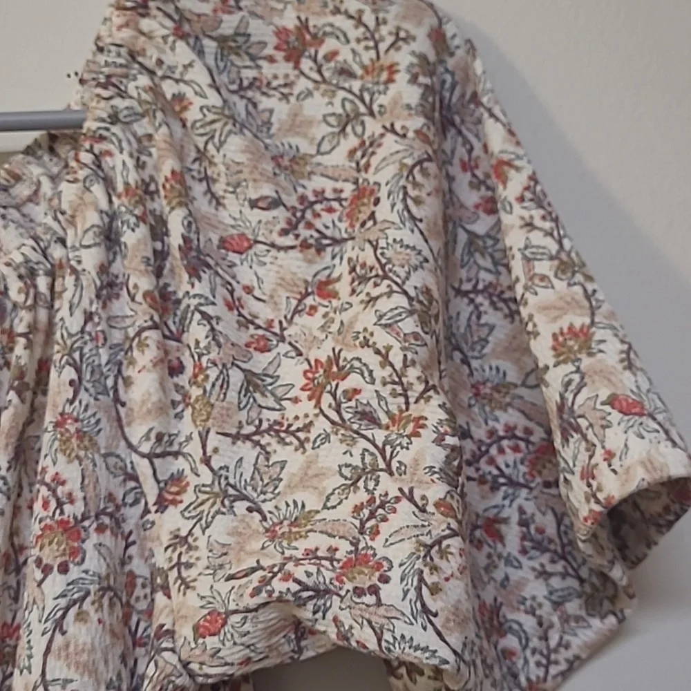 LOFT Pink and Gray Smocked Puff Sleeve Blouse used good‎ condition.